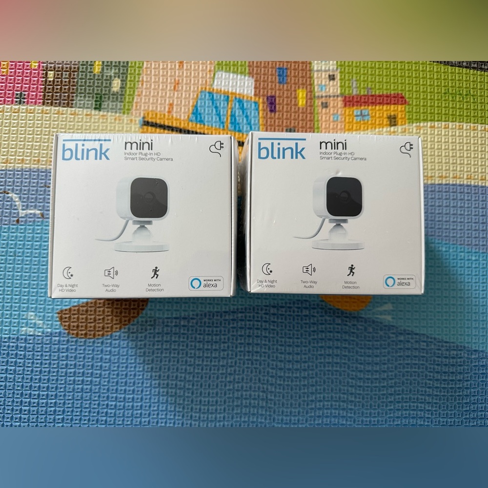 Link Mini Indoor Smart Camera - Black and White